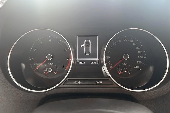 Volkswagen Polo 10 of 16
