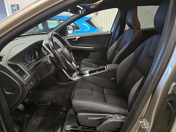Volvo XC60 16 of 30