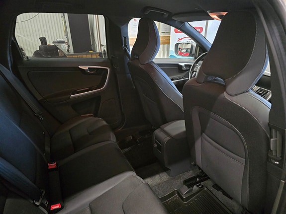 Volvo XC60 20 of 30