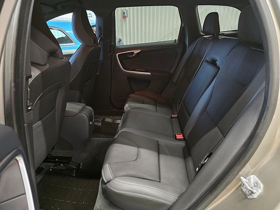 Volvo XC60 19 of 30
