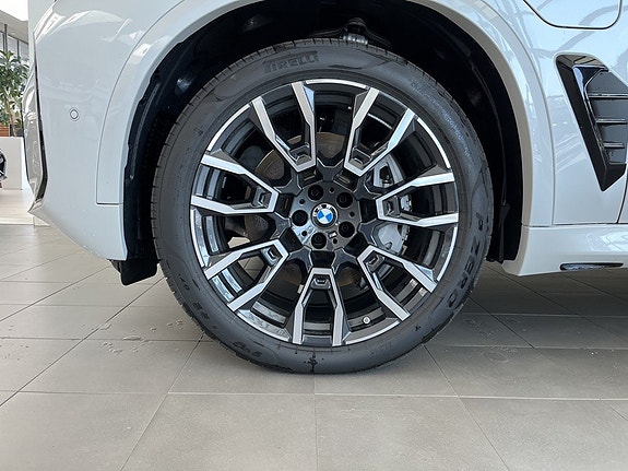 BMW X5 4 of 17