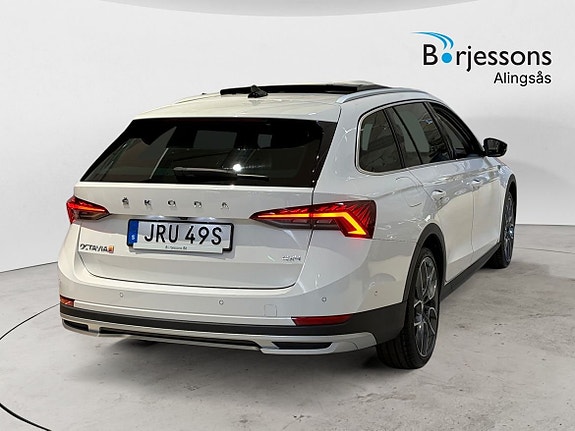 Skoda Octavia Scout 3 of 15