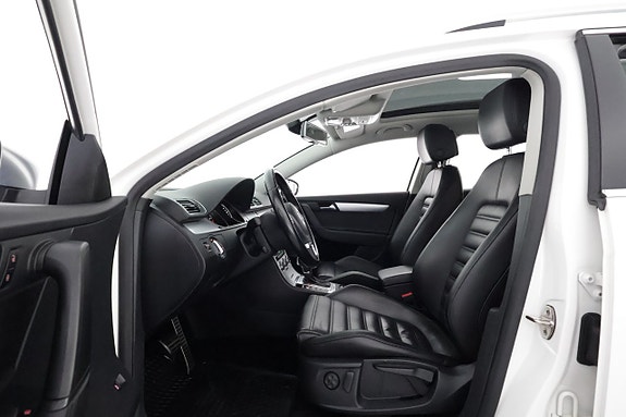 Volkswagen Passat Alltrack 10 of 25