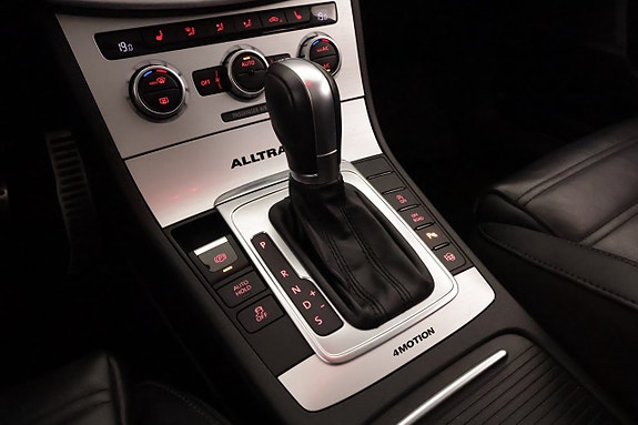 Volkswagen Passat Alltrack 23 of 25