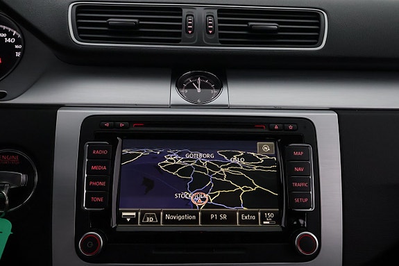 Volkswagen Passat Alltrack 19 of 25