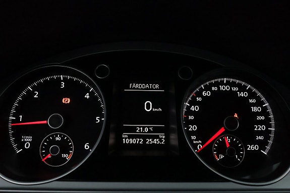 Volkswagen Passat Alltrack 16 of 25