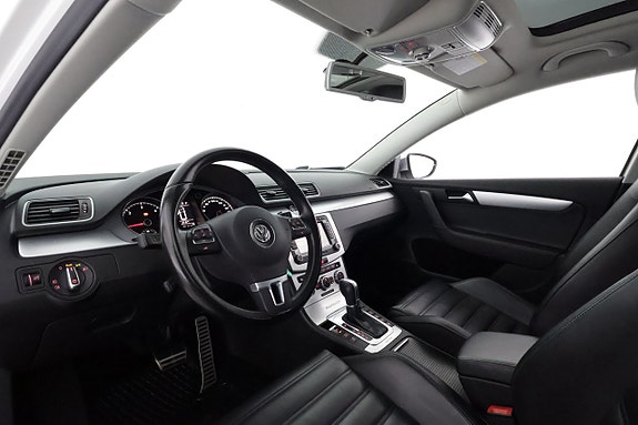 Volkswagen Passat Alltrack 11 of 25