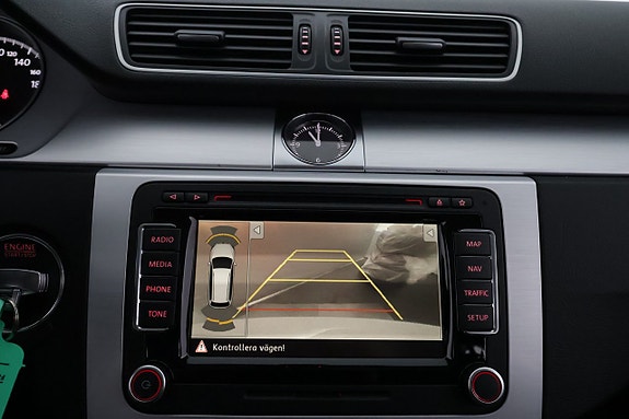 Volkswagen Passat Alltrack 18 of 25