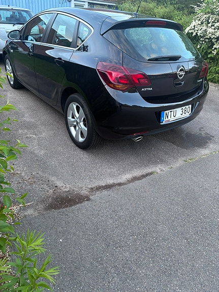Opel Astra 12 of 12