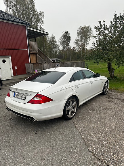 Mercedes-Benz CLS500 8 of 10