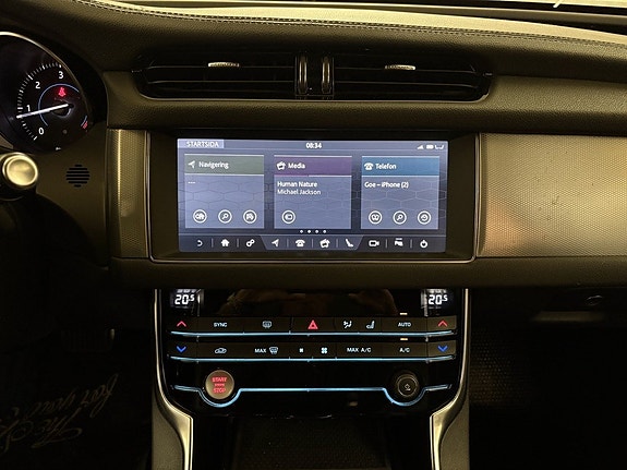 Jaguar XF 15 of 27