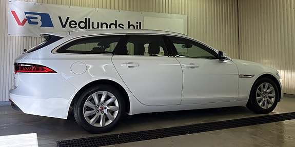 Jaguar XF 4 of 27