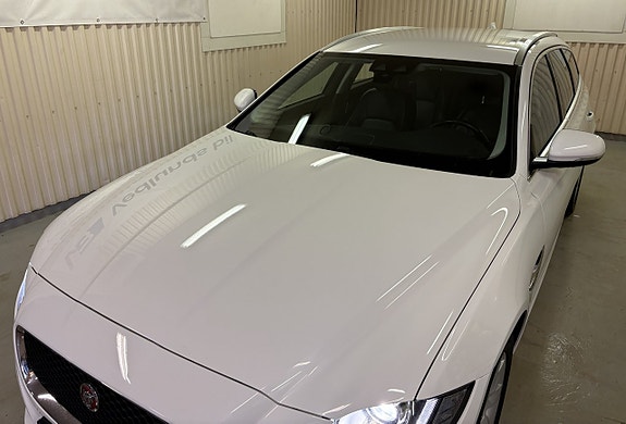 Jaguar XF 6 of 27