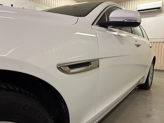 Jaguar XF 25 of 27