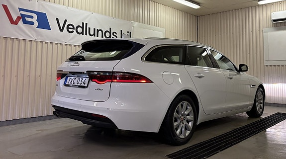 Jaguar XF 3 of 27