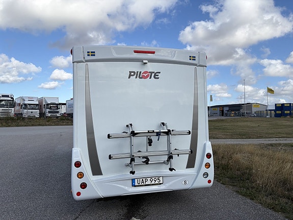 Pilote P746 C (Queensbed) 3 of 12