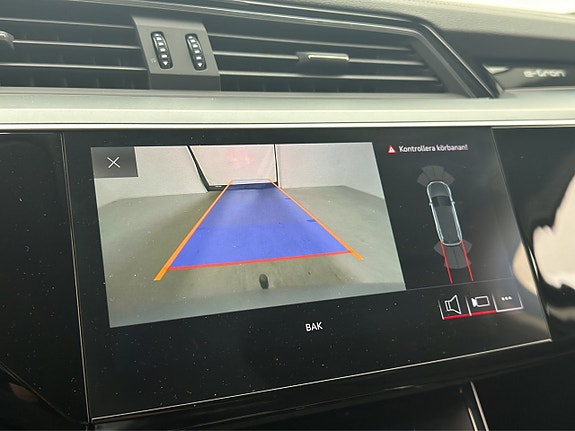 Audi e-tron 19 of 30