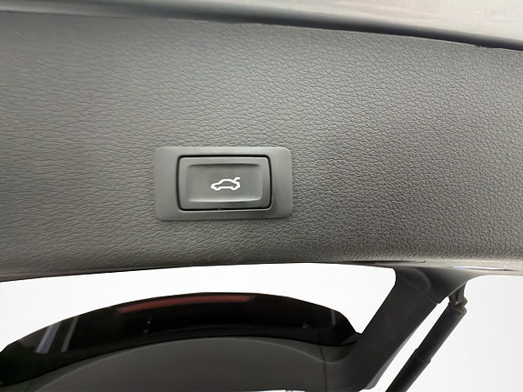Audi e-tron 11 of 30