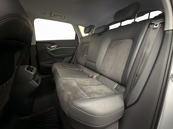 Audi e-tron 13 of 30