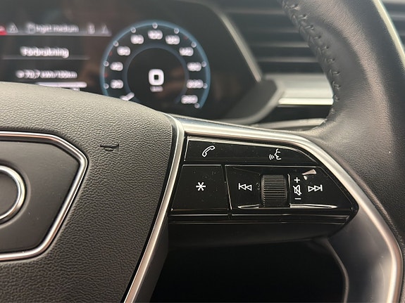 Audi e-tron 22 of 30