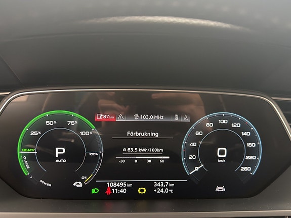Audi e-tron 16 of 30