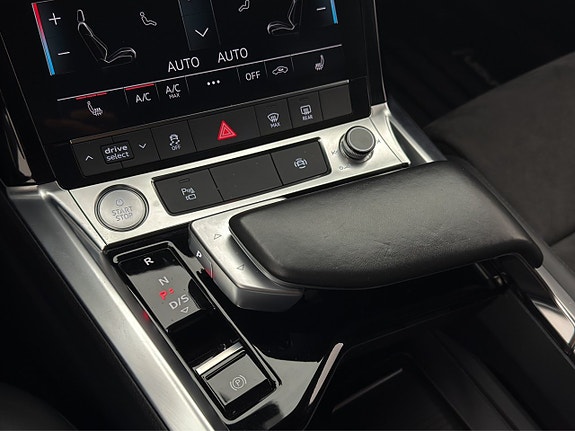 Audi e-tron 21 of 30