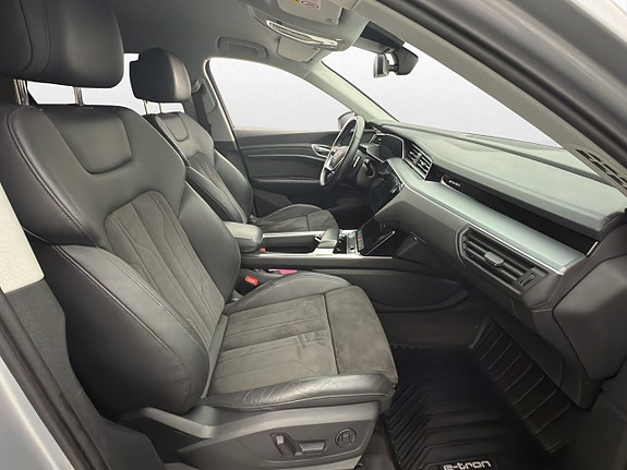 Audi e-tron 12 of 30