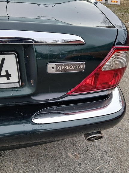 Jaguar XJ 7 of 8