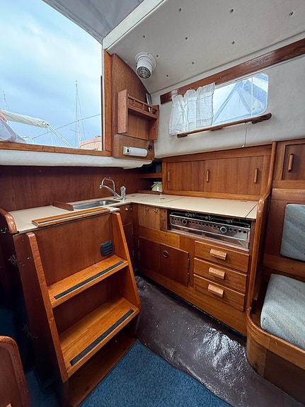 Arietta, 31 fot med bogpropeller samt nyare motor 9 of 15