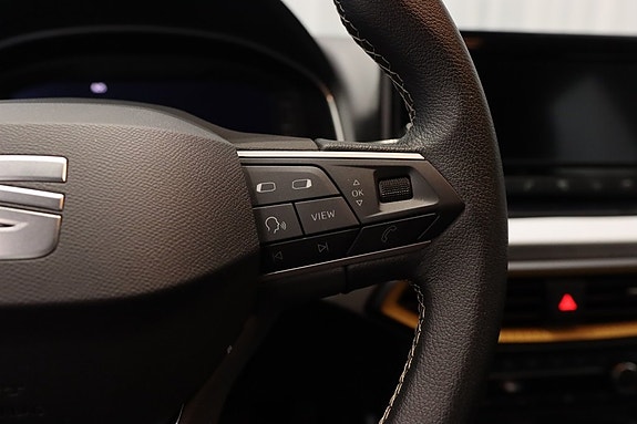 Seat Arona 12 of 17