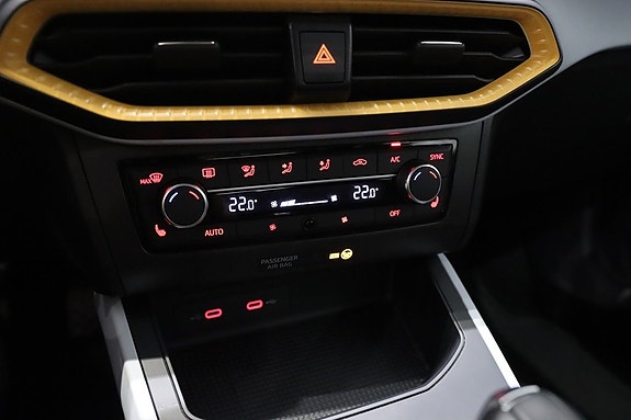 Seat Arona 15 of 17