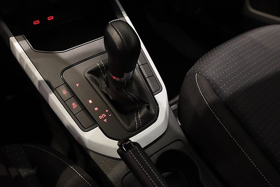 Seat Arona 16 of 17