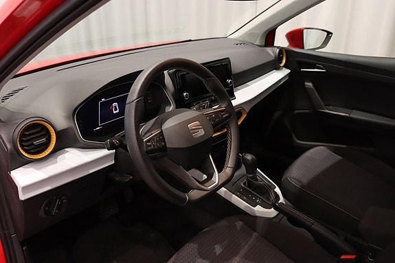 Seat Arona 9 of 17