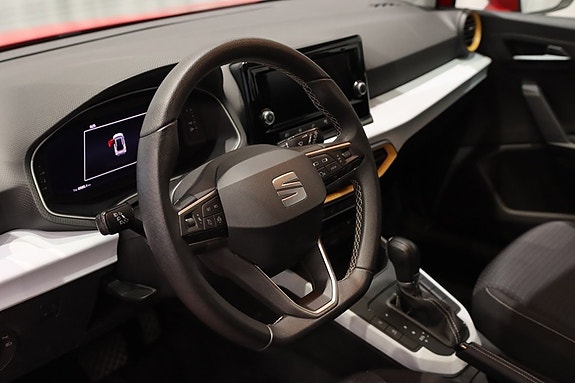 Seat Arona 10 of 17
