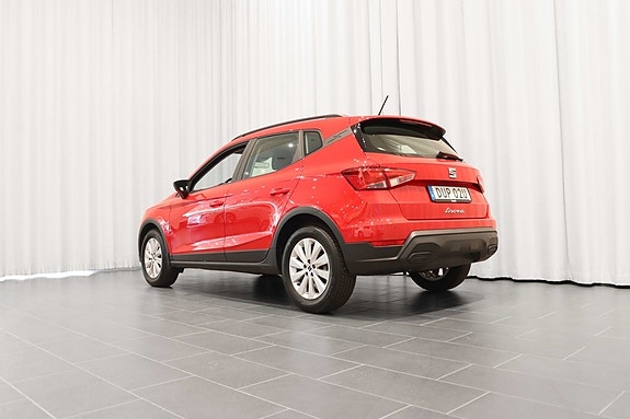 Seat Arona 3 of 17