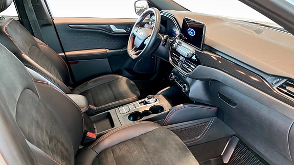 Ford Kuga 3 of 9