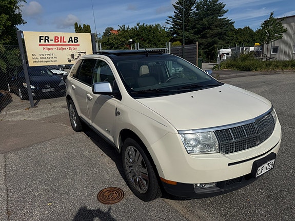 Lincoln MKX 2 of 18