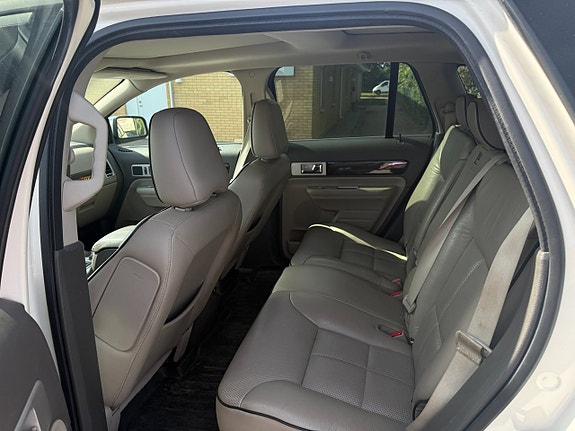 Lincoln MKX 11 of 18