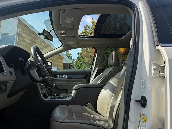 Lincoln MKX 10 of 18