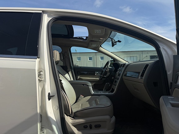 Lincoln MKX 7 of 18