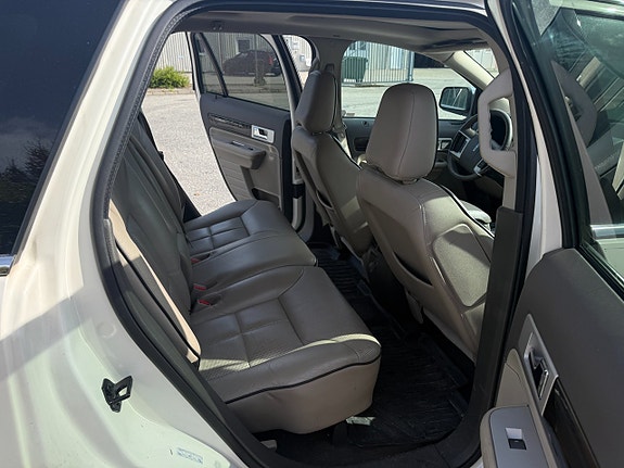 Lincoln MKX 14 of 18