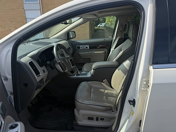 Lincoln MKX 15 of 18