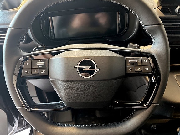 Opel Combo 8 of 18