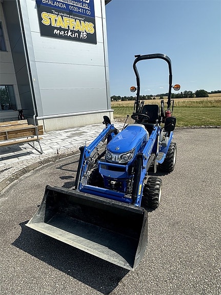 New Holland Boomer 25 C 8 of 15