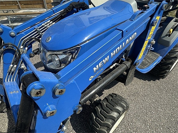 New Holland Boomer 25 C 9 of 15