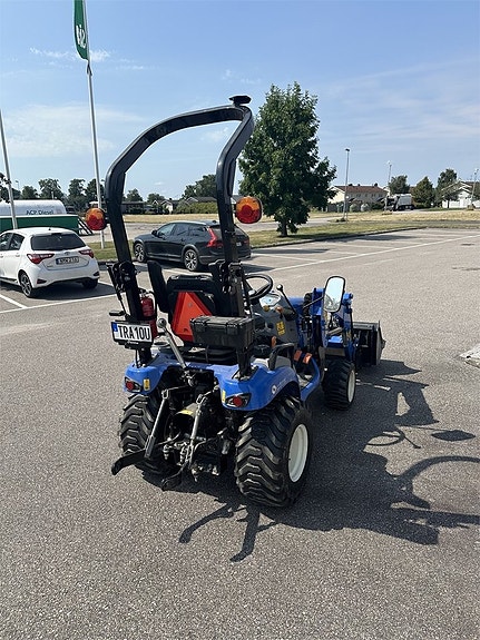 New Holland Boomer 25 C 4 of 15
