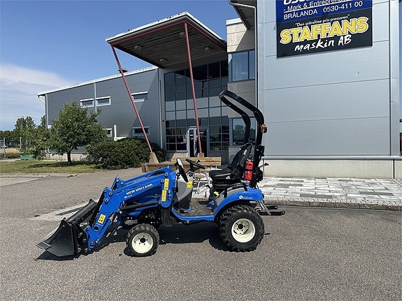 New Holland Boomer 25 C 2 of 15