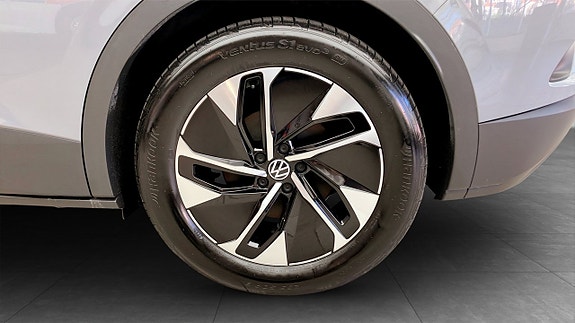 Volkswagen ID.4 6 of 13