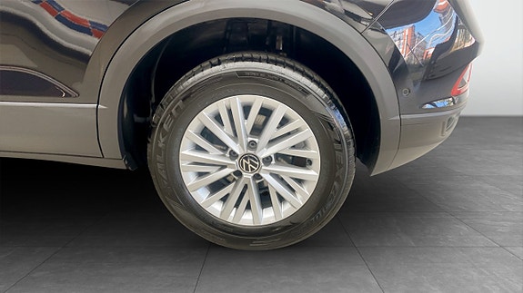 Volkswagen T-Roc 6 of 13
