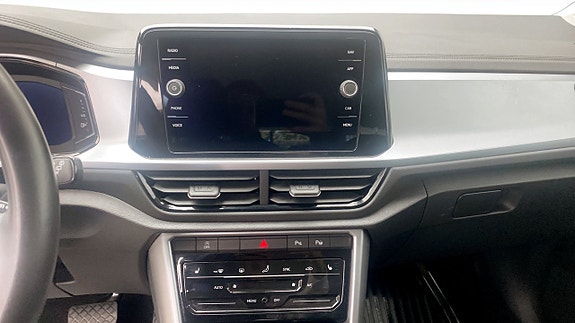 Volkswagen T-Roc 9 of 13